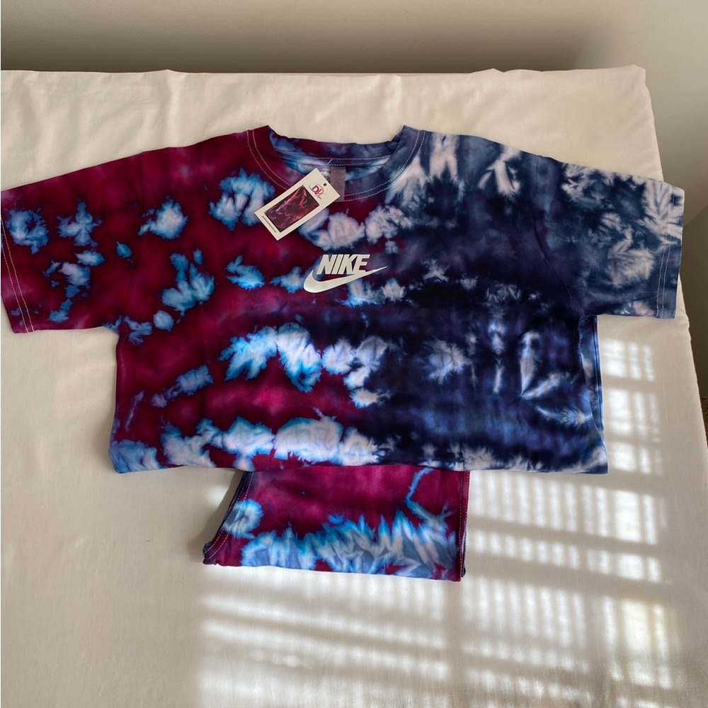 Tie dye jogger sets the last of them. one small, mediums, large and extra large
